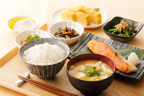 和食の基本「一汁三菜」 シンプルな食事で健康的に暮らすポイント 覚書き