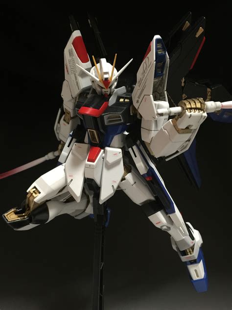 The series started in november 2004. 【ガンプラ MG】フリーダムレビュー!改造・塗装かっこいい ...