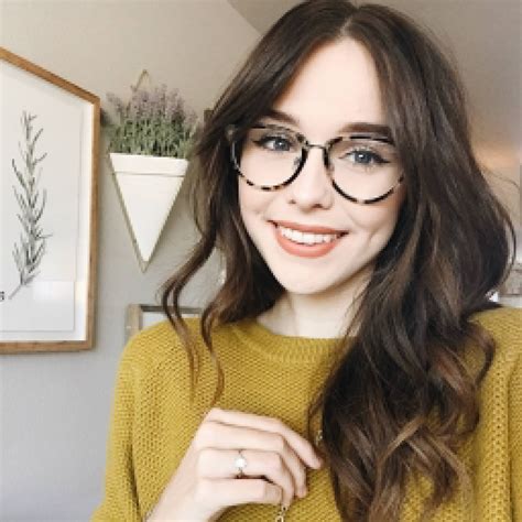 Pin By 𝒶𝓇𝓉 On On Acacia Brinley Cute Glasses Girls With Glasses Fashion Eye Glasses