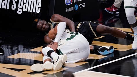 Find the perfect giannis antetokounmpo dunk stock photos and editorial news pictures from getty images. Giannis Antetokounmpo, Trae Young injuries: Stars out