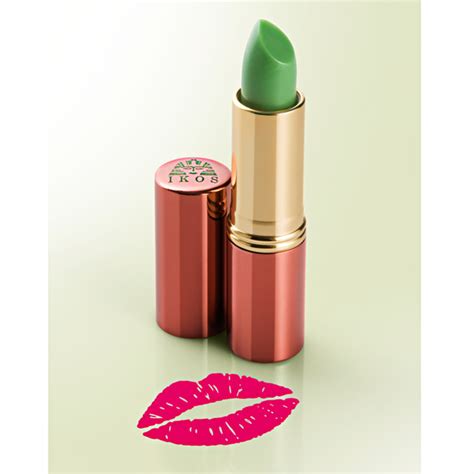 Évitez dans un premier temps le rouge à lèvres mat et préférez des textures légèrement plus brillantes et crémeuses pour apporter chic et sophistication. Rouge à lèvres, rose foncé - Vitrine Magique