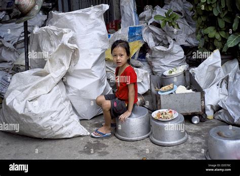 Thailand Armut Kinder Essen Essen Unter Der M Llabfuhr In Einem Slum
