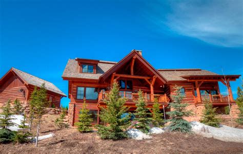 It requires a lot of energy and enthusiasm, but cabin crew training is also a lot of fun. Spanish Peaks Settlement Cabin | Natural Retreats