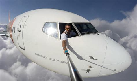 Photoshopped Pictures Of Pilot Clicking Selfies From Plane Mid Air Goes
