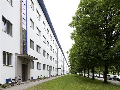 Building on its economic stability, the company is presenting an ambitious climate strategy to enable it. Deutsche Wohnen investiert EUR 23 Mio. in UNESCO-Welterbesiedlung Weiße Stadt