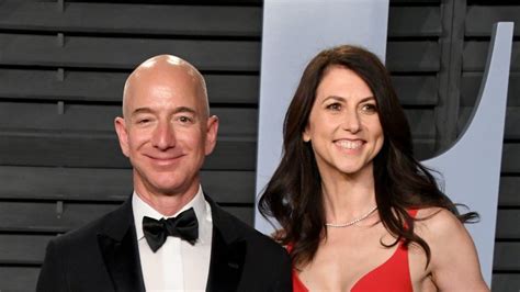 Jeff bezos and his wife, mackenzie, are getting a divorce after 25 years of marriage, according to a joint statement put out wednesday on the amazon ceo's twitter account. Jeff Bezos Praises Ex-Wife MacKenzie for Committing to ...