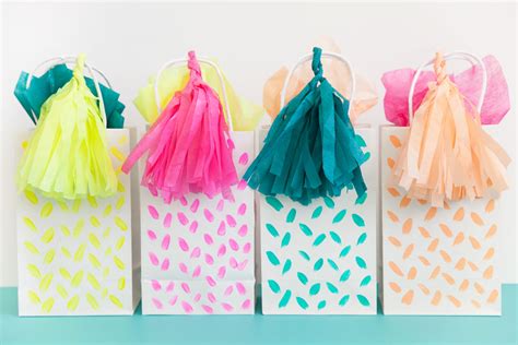 DIY TASSEL GIFT BAG - Tell Love and Party