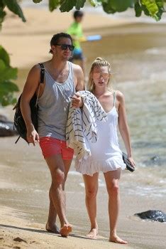 Margot Robbie Topless Candids In Hawaii Upskirtstars