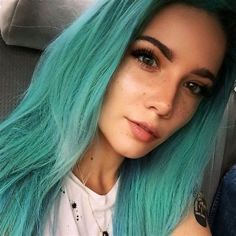 25 Green Hair Color Ideas You Have To See Halsey Hair Green Hair