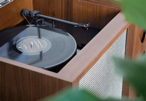 Record Console Combines Turntable Minibar ‹ Modern Vinyl