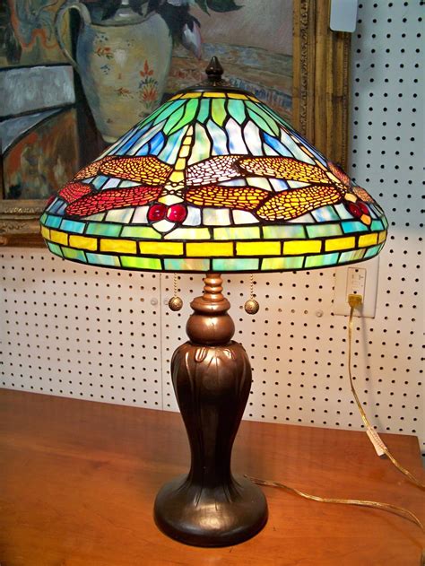 Lot - Beautiful Table Lamp with Art Glass "Dragonfly" Shade