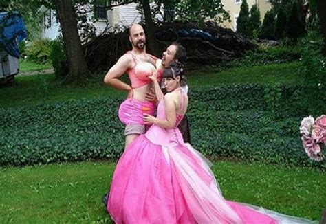20 Of The Craziest Wedding Photos Of All Time
