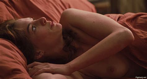 Naked Anne Hathaway In Love And Other Drugs