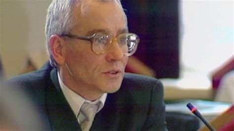 Klaus emmerich est un réalisateur, scénariste. Runder Tisch - Audios und Videos | MDR.DE