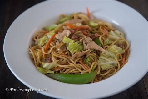 Whether you are using spaghetti or fettuccine, always follow the package instructions. Pancit Canton Recipe - Panlasang Pinoy | Recipe | Recipes ...