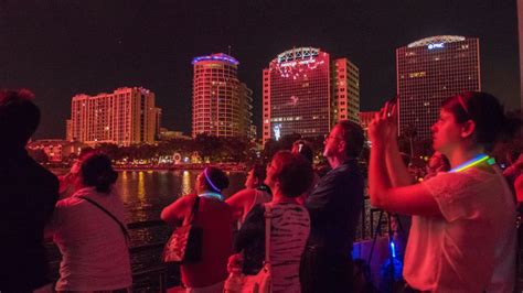 Lake Eola Is Always Packed With Over 100000 People To Watch The Fireworks And Celebrate Lake
