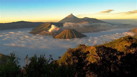 Wisata Pendakian 14 Gunung Api Terindah Di Indonesia Guru Geografi