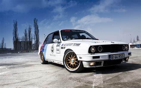 Download Wallpaper 1440x900 BMW 3 Series Sedan E30 white ...