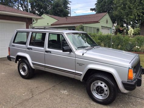 1987 Jeep Cherokee 32K MILES!! for sale: photos, technical ...