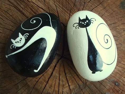 Painted Stones Cats Beautiful Stylized Kitties Rock Painting Designs Rock Painting Art