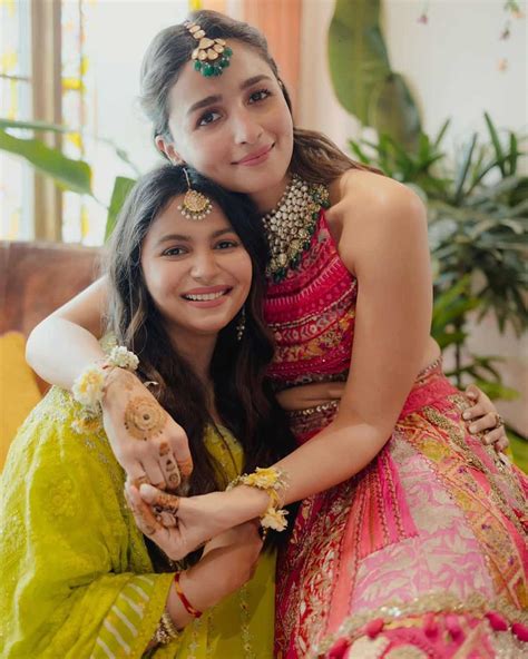 Inside Photos Alia Bhatt Shares Candid Moments From Mehendi Ceremony