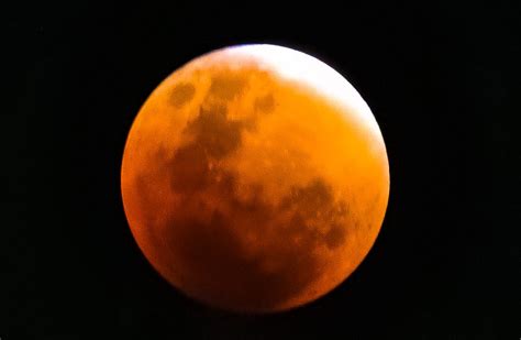 The spectacular blood moon makes an appearance tonight (image: Nice photos of 2018 Supermoon/ Blue moon/ Lunar eclipse ...