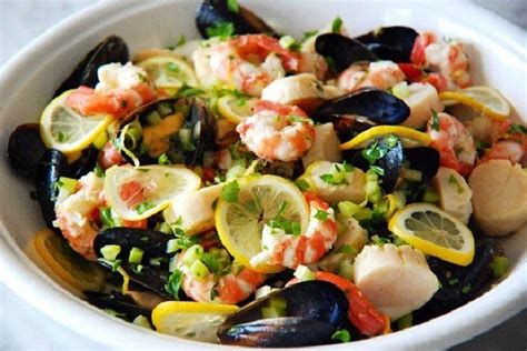 Preparazione alimentare surgelata a base di molluschi (85%) e gamberi (15%). Insalata di mare, quando dimagrire è un privilegio ...