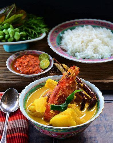 Cara buat doh kuih peneram resipi dua bahan. Udang Galah Masak Lemak sama Nenas | Malaysian food, Food ...