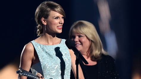 Since she debuted with tim mcgraw in 2006, swift's songs have provided a soundtrack for teenagers and then young women across america. Taylor Swift's Mom Gives Emotional Speech ACMs 2015 ...