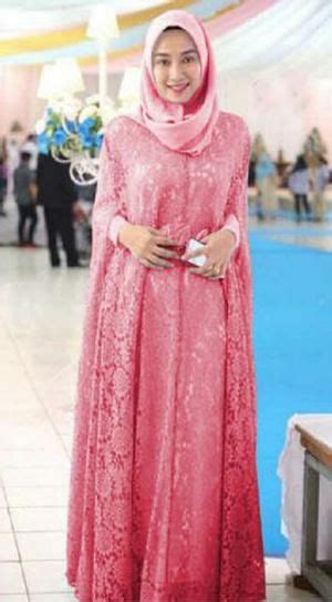 Model Kebaya Wisuda Syari Untuk Wanita Muslimah Modern Model Gamis