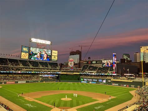 Beautiful night at Target Field! : Minneapolis