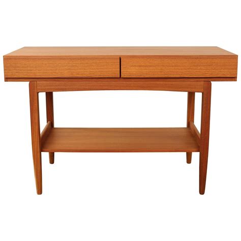 24 Awesome Mid Century Modern Sofa Table Design For Your Living Room