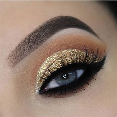 Gold Glitter Eye Makeup Gold Eye Makeup Flawless Makeup Glitter Eye