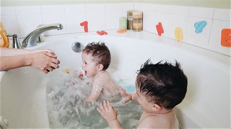 Fun Bath Time With Twin Toddlers Youtube