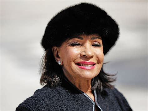 Dame Shirley Bassey Is Not Dead Says Dame Shirley Bassey The Independent The Independent