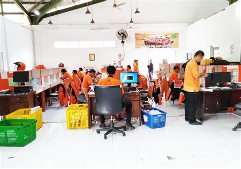 Sebuah perseroan terbatas yang melayani jasa. Di Kantor Pos Depok Timur Tabloid Indonesia Barokah ...