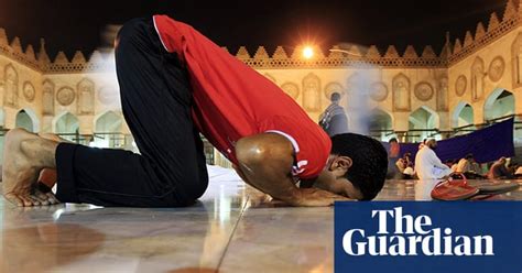 First Day Of Ramadan Pictures World News The Guardian