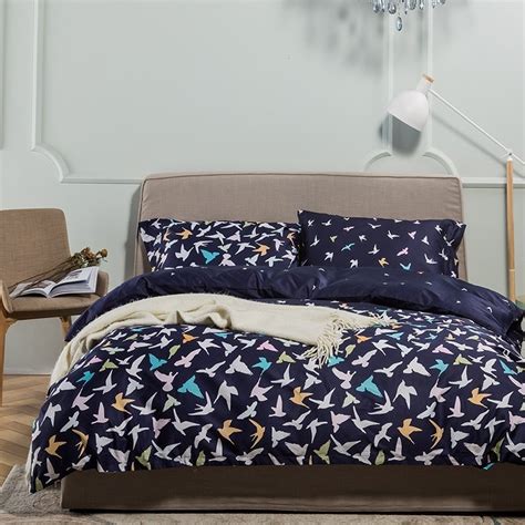 Purchasing a bed set for your full sized bed is a quick way to overhaul the look of your bed (and your entire bedroom). Hipster Dark Blue White and Colorful Bird Print Kids ...