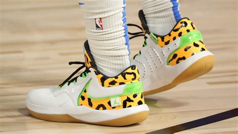 Christopher emmanuel paul (born may 6, 1985) is an american professional basketball player for the phoenix suns of the national basketball association (nba). Chris Paul trình làng mẫu giày mới nhất - Jordan CP3.XIII ...