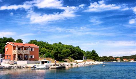 In der folgenden übersicht finden sie eine auflistung von 587 ferienhäuser in kroatien. Insel Dugi Otok, Dalmatien: Haus direkt am Meer