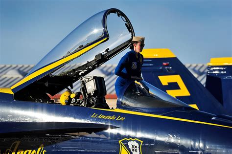 Women’s History Month Us Navy Blue Angels Selects First Female Demo Pilot Aerotech News And Review