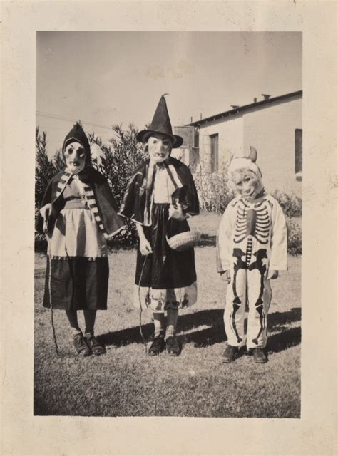 Creepy Kids Wearing Creepy Old Halloween Costumes Riot Fest
