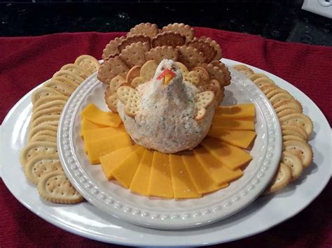 Saw This Going Around Facebook What A Cute Idea For A Cheese Ball