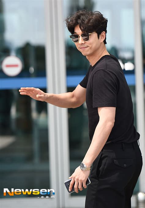 How to free download from turbobit.net? Gong Yoo at airport on his way to Cannes @ HanCinema ...