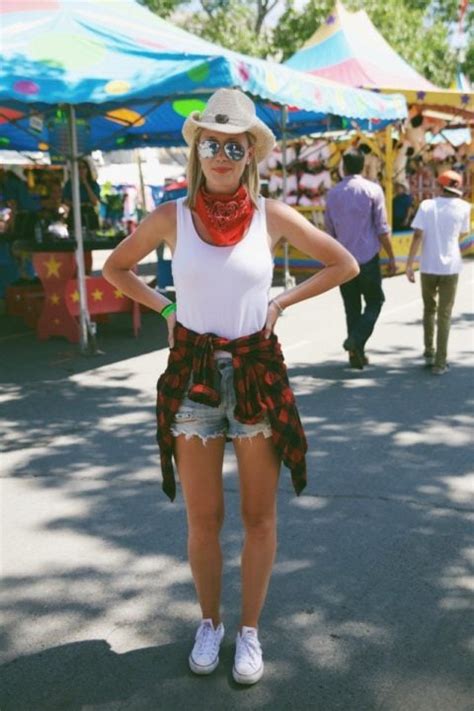 Street Style Calgary Stampede 29 Beautiful Shots From The Annual