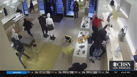 Black Friday Safety More Smash And Grab Robberies Prompt Increase In Mall Security Pleas To