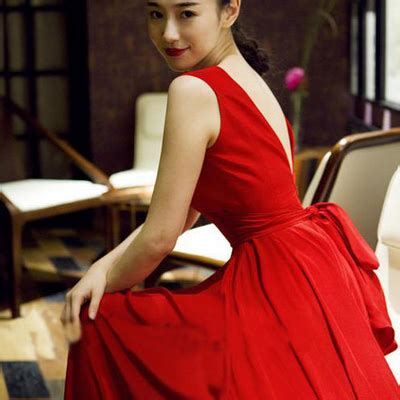Deep V Halter Put On A Large Red Chiffon Dress Vest Dress On Luulla