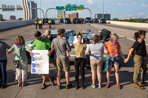 Photos Protests Shut Down I 35w South Near Downtown Mpls Minnesota