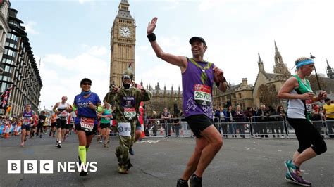 London Marathon Record Number Of Runners Take Part Bbc News