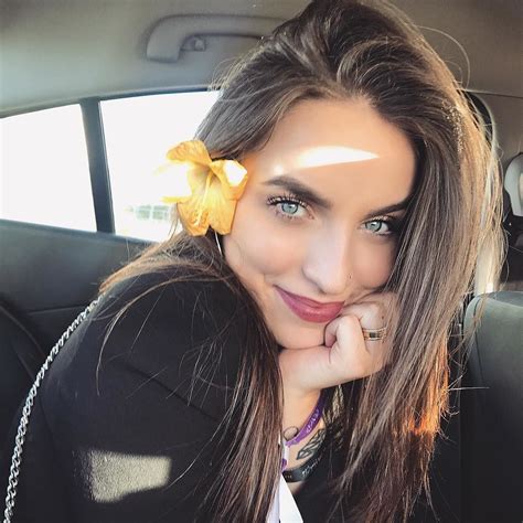 Tem Uma Frô Amarilla Em Mim Fotos De Garotas Tumblr Instagram Inspiração Para Fotos